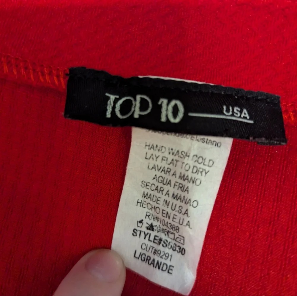 Red Pencil Skirt (lots of stretch!) - Picture 3 of 6